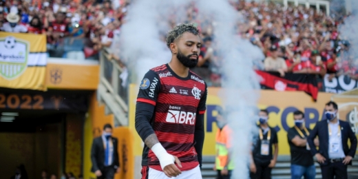 Flamengo posta mensagem de apoio a Gabigol após atacante denunciar racismo: 'Sempre ao seu lado'