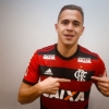 Flamengo recebe oferta de clube japonês por Piris da Motta