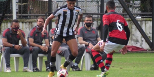 Flamengo vence Botafogo na estreia do Campeonato Carioca sub-20