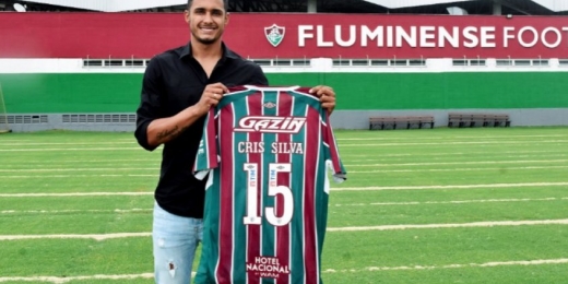 Fluminense oficializa a chegada do lateral Cris Silva