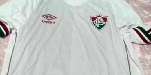 Foto da nova camisa 2 do Fluminense 'vaza' nas redes sociais antes do lançamento do uniforme