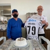 Funcionário mais velho do Corinthians faz aniversário e é homenageado pelo clube