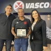 Futebol Feminino: Treinador Antony Menezes recebe homenagem pelos seus 10 anos de Vasco