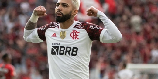 Gabi, do Flamengo, diz que dará camisa para torcedor do Santos de nove anos que foi hostilizado