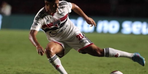 Gabriel Sara, do São Paulo, sofre trauma no mesmo tornozelo que lesionou no Campeonato Paulista