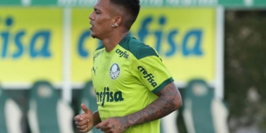 Gabriel Veron treina em tempo integral pela primeira vez de olho na volta ao Palmeiras