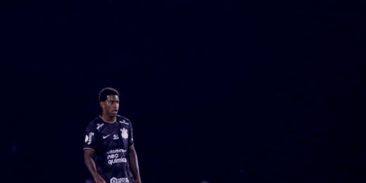 Gil chega a 350 jogos pelo Corinthians e celebra: 'Gratidão por defender esse clube'