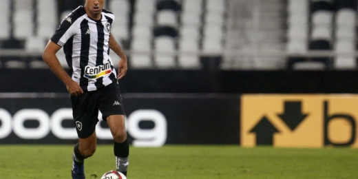 Gilvan valoriza Enderson Moreira após vitória do Botafogo sobre o Vasco: 'Você chegou para nos ajudar'