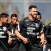 Giuliano treina com bola, e Corinthians se reapresenta para iniciar semana de treinos