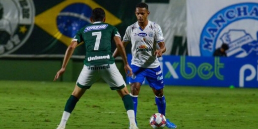 Goiás vence CSA e continua no G4 da Série B