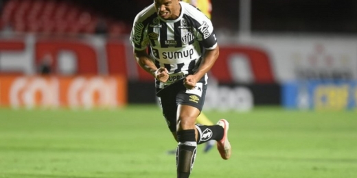 Gol de Sánchez pelo Santos no clássico foi seu centésimo na carreira