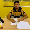 Guilherme assina primeiro contrato com o Criciúma
