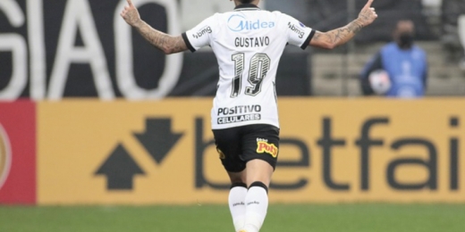 Gustavo Mosquito pode completar 50 jogos pelo Corinthians neste domingo