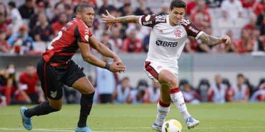 Há dois meses sem ir às redes, Pedro tem conversas para se encaixar no Flamengo de Paulo Sousa