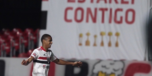 Há quatro anos, Bruno Alves estreava marcando gol pelo São Paulo