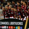 Hugo é abraçado por jogadores do Flamengo após vaias, e Paulo Sousa pede ‘honestidade’ nas avaliações