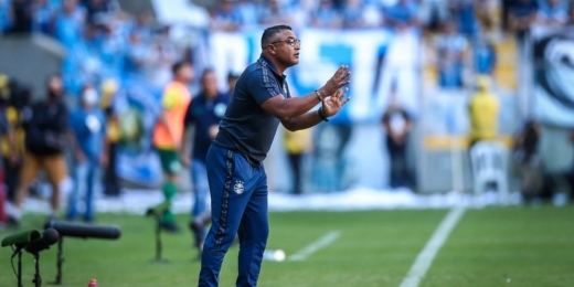 Ícone do Grêmio, Roger Machado festeja primeiro título como treinador do clube