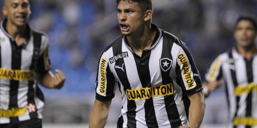 Identificação e família alvinegra são apostas do Botafogo por Elkeson, que quer participação em marketing