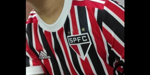 Imagens do novo uniforme número 2 do São Paulo vazam na internet