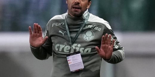 Insatisfeito com atuação, Abel Ferreira critica postura de jogadores do Palmeiras: ‘Não escolho a forma de jogar’