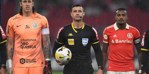 Internacional x Corinthians: em súmula, árbitro relata acusação de racismo de Edenilson contra Rafael Ramos