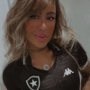 Irmã de Neymar, Rafaella Santos posta foto com nova camisa do Botafogo e agita torcedores: ‘Agora só falta o irmão’
