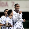 Jô comemora gol da vitória sobre a Chape e a volta da boa fase pelo Corinthians: ‘Nunca desisti’