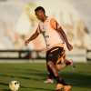 Jô mostra confiança com cautela por liderança do Corinthians no grupo da Libertadores