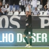 Joel Carli leva terceiro cartão amarelo e ‘fica livre’ para sequência de clássicos do Botafogo