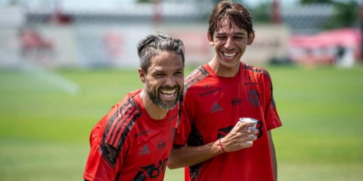 Jogadores da base do Flamengo zoam o Palmeiras após vice do Mundial: 'Continua sem'