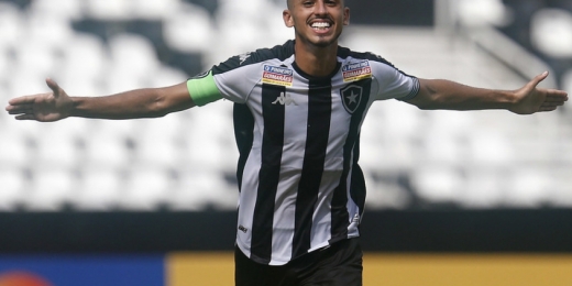 Juninho vibra com fase pelo sub-20 do Botafogo, mas ressalta: 'Objetivo é chegar no profissional'