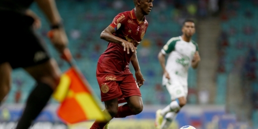 Lateral Douglas Borel comenta estreia pelo Bahia no Brasileirão