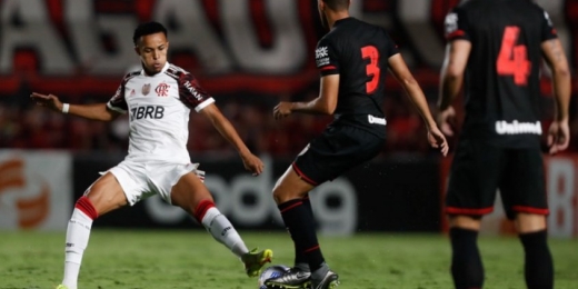 Lázaro faz balanço da temporada e prevê Flamengo mais forte em 2022: 'Vivemos de grandes conquistas'
