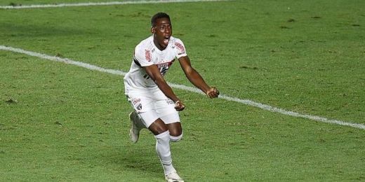 Léo, do São Paulo, revê Fortaleza na Copa do Brasil após ser destaque em classificação na última temporada