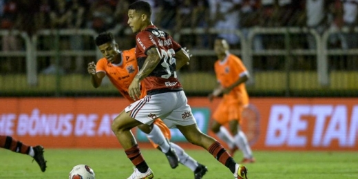 Líder do Flamengo em desarmes, João Gomes vê responsabilidade aumentar a poucos dias da Supercopa do Brasil