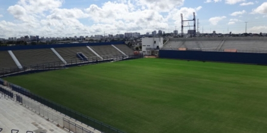 Local de treino da Seleção, Estádio da Colina 'já viu' Pelé e Zico e passou por obras para a Copa de 2014