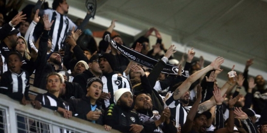 Lotou perdeu? O desempenho do Botafogo nos jogos de maior público no Nilton Santos
