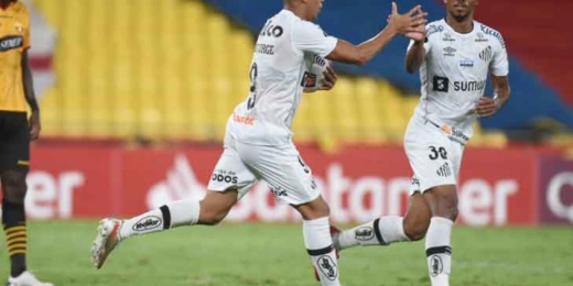 Lucas Braga ganha destaque da comissão técnica do Santos