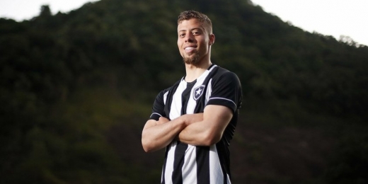 Lucas Fernandes explica motivos para fechar com o Botafogo: 'O projeto é muito bom e sério'