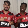 Lucas Paquetá e Vini Jr posam com camisas do Flamengo: ‘Bateu saudades’