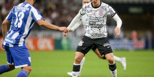 Lucas Piton se destaca em estatísitica defensiva na vitória do Corinthians sobre o Avaí