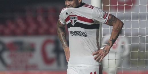 Luciano chega a nove jogos sem marcar e vive pior jejum no São Paulo