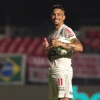 Luciano comemora um ano da sua estreia e de seu primeiro gol com a camisa do São Paulo