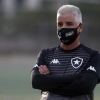 Luís Fernando fala em ansiedade ao explicar ‘relaxada’ do Botafogo em vitória: ‘Importante são três pontos’