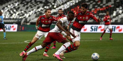 Luiz Henrique faz jogo de número 50 com a camisa do Fluminense: 'Fico muito feliz de completar essa marca'