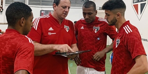 Made in Cotia: Rogério Ceni quebra recorde e escala dez jogadores da base do São Paulo na Sul-Americana