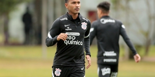 Marquinhos volta de empréstimo e já treina com o elenco do Corinthians