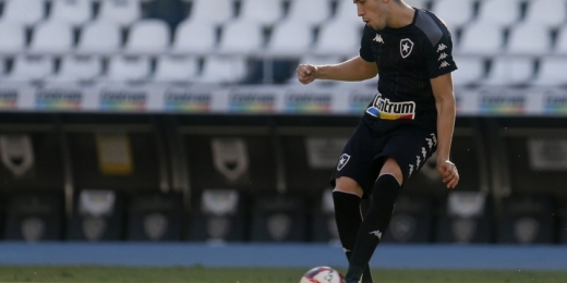 Matheus Frizzo, do Botafogo, lamenta derrota para o Vasco nos pênaltis: 'Faltou competência'
