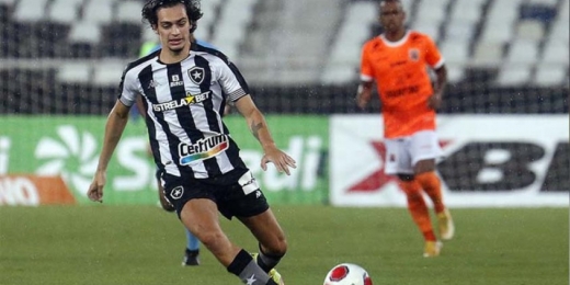 Matheus Nascimento comemora gols e busca sequência no Botafogo: 'Dar continuidade ao meu trabalho'