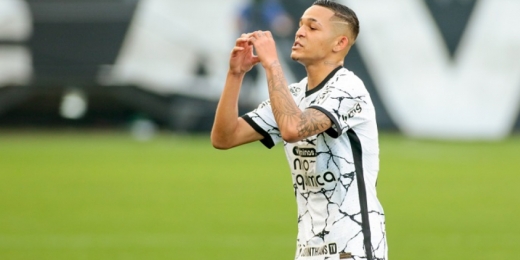 Melhor em campo pelo Corinthians, Adson recebe elogios de Renato Augusto: 'É só o começo'